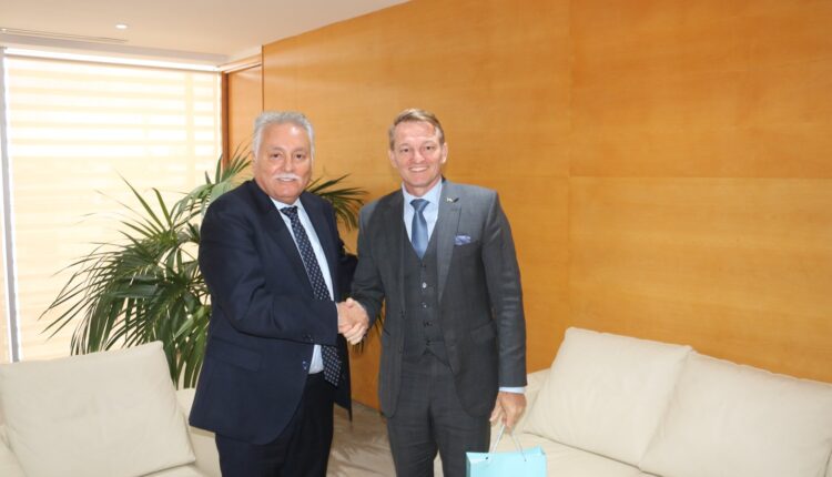 نبيل بنعبد الله يستقبل السيد داميان دونافان سفير دولة أستراليا بالمغرب